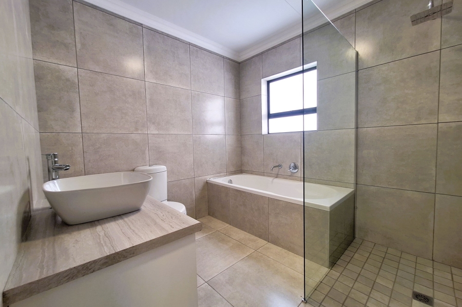 3 Bedroom Property for Sale in Brittania Beach Estate Western Cape